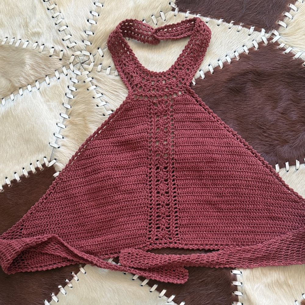 American Eagle Crochet Halter Crop Top in Rosewood Size Medium